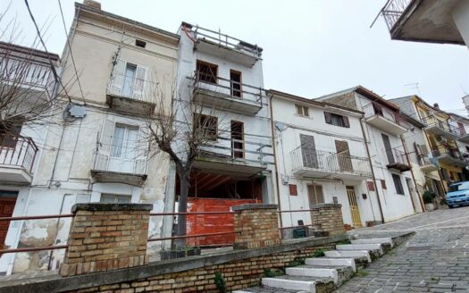 Casa singola in Vendita a CASTEL FRENTANO