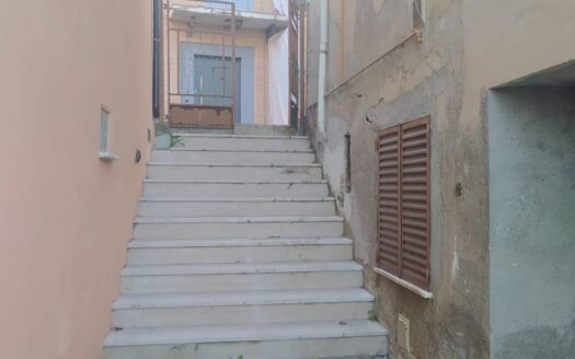 Casa semi indipendente in Vendita a CASTEL FRENTANO