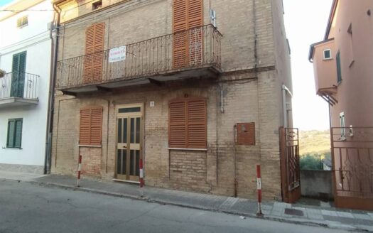 Casa semi indipendente in Vendita a CASTEL FRENTANO