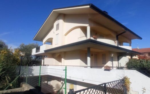 Villa bifamiliare in Vendita a FOSSACESIA